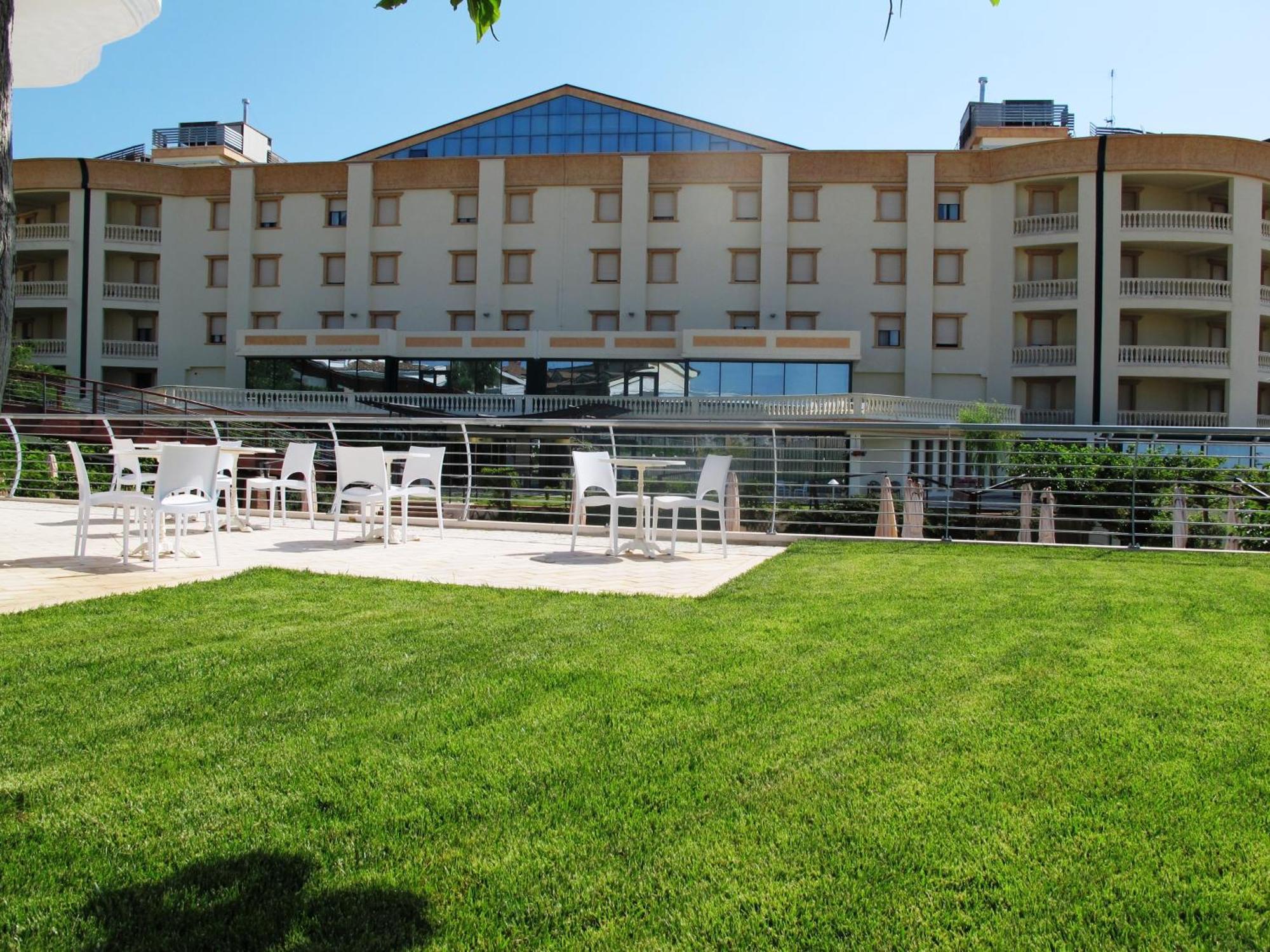 Gran Paradiso Hotel Spa San Giovanni Rotondo Exteriör bild